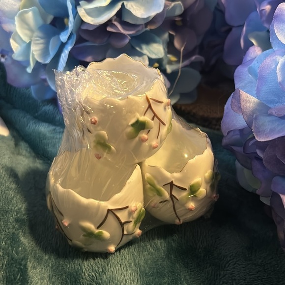 VNTG Napcoware Porcelain Vase 4 Cracked Eggs Roses Japan S870 50% off w♥️ - Picture 9 of 9